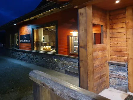 Chalet Hôtel du Bois Отели рядом с достопримечательностью «Парк Мерле»