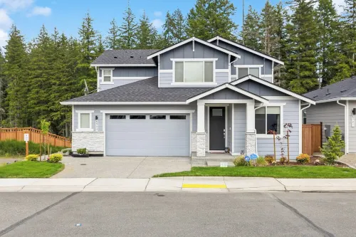 Serene Port Orchard Retreat: 3BR 3BA with Trails and Amazing Views