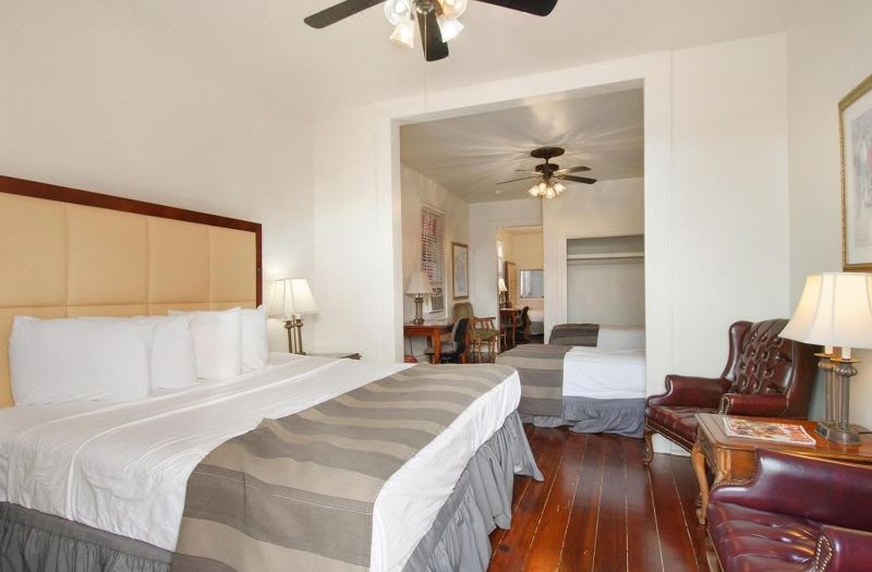 Historic Mardi Gras Inn