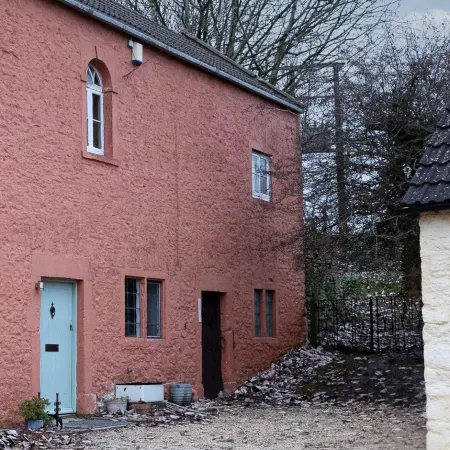 Beautiful Old Cottage Sleeps 6 Near Bath