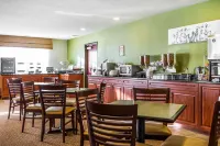 Sleep Inn & Suites Pleasant Hill - des Moines - Swimmingpools