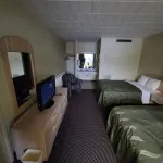 Richland Inn - parking