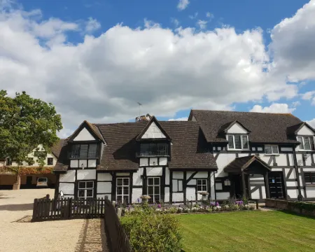 The Thatch Inn Hotels in Gloucester