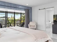 July Special! Modern 4Br - Private Pool & Grill, Near Coral Gables & Mia Airport Hotels in Westchester