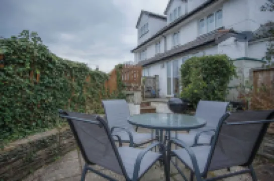 Sea Breeze Apt 3 - 2 Bed - Horton Beach Hotels in Port Talbot