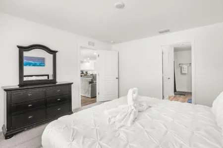 Charming 4-bedroom house with WiFi and AC in pleasant Spring Hill Отели рядом с достопримечательностью «Уики Уэши Спринг»