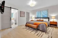 Near Downtown 3 Bedroom Home with King beds+ Parking+Deck Hotels in Sans Souci