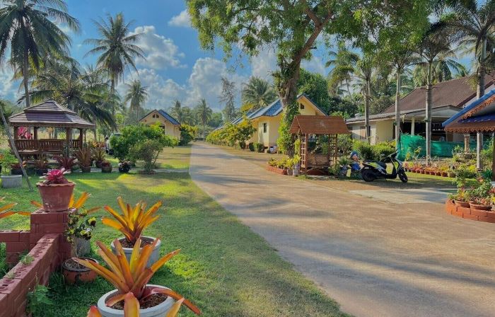 Thungwua Laen Resort
