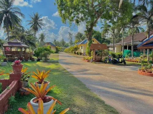 Thungwua Laen Resort Hotels in Amphoe Pathio