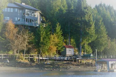 Argo's Landing Hotels near West Coast Trail - Pachena Bay Trailhead