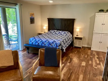 Contemporary Studio ... dog-friendly