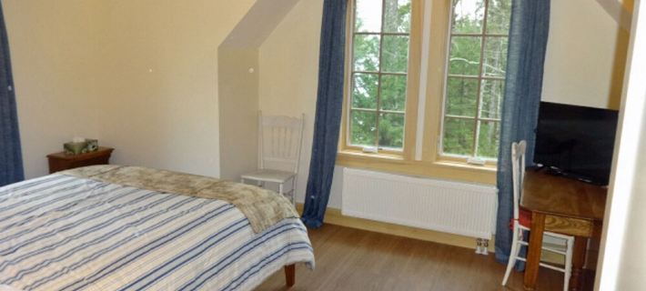 Modern Lake House on a secluded cove on Long Pond, Mount Desert Island! Hotels in Mount Desert