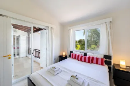 Cape Greco Palm Trees Villa Отели рядом с достопримечательностью «Морские пещеры-гроты Айя-Напы»