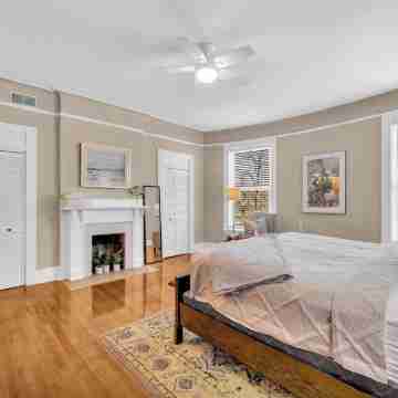 Warm and Spacious 2 Bedroom near Eden Park Rooms