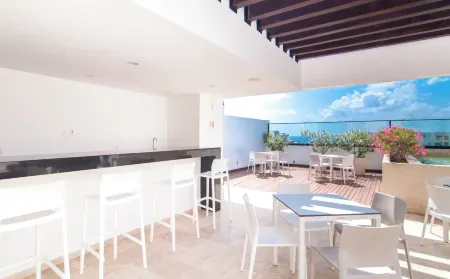 Kuxtal 3 Bedroom Downtown Apartment