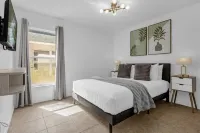 3 Bedrooms S / Lake Berkley Home by RedAwning Hotels in Osceola County