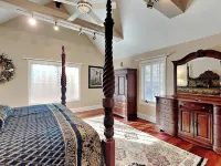 A Lakefront Paradise