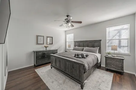Modern, Comfy, Next to Frisco and Lake Lewisville in peaceful Little Elm Отели в г. Литл-Элм