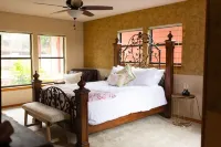 The Hillcrest Hideaway secluded Cabin with amazing Hill Country views