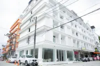 Blue Skyline Hotel Hotel in zona Phuket Simon Cabaret