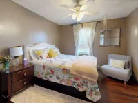 10 minutes from providence centrally located Hotels in Cranston