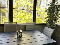 Summer Time! Hot Tub! Game Room, Large Wooded Lot, Hiking, Water Parks