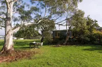 The Jetty House Cottage - a Cabin by the sea