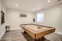 Pure Luxury W Private Pool/Spa & Game Center!