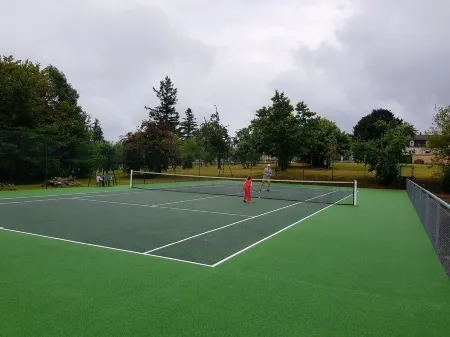 Chateau de Charras -2 bedroom holiday apartment Отели в г. Шарра