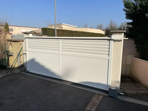 Suite Parentale Avec Douche et Toilettes Privées Attenant. A 5 Minutes Deurexpo Hotels in Genas