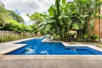 Spacious 2BR/2Bath 5 Star Villa - Steps from Blue Water & White Sand Beach