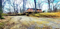 Relaxing Creekside Retreat - Firepit, Outdoor Dining, Creek View, Sleeps 4