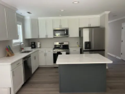 Charming 3-bedroom house in marvelous Rome near Tennis Courts