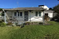 Rose Cottage get-away, Foxton Beach Hotels near Manawatu Caravan Club