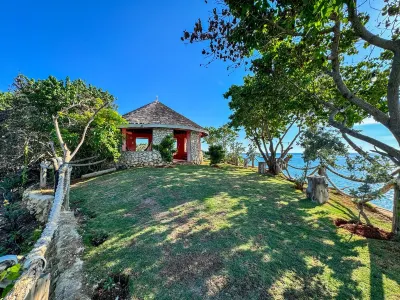 Ocean Paradise: 6BR, 5BA, Pool, Family and Pet Friendly with Private Beaches! Hotels in 