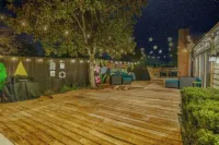 Peaceful Boho stays-4BRs-amazing pool-patio&deck-mini golf-Stafford Hotels in der Nähe von AMF Stafford Lanes