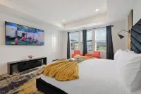 Beautiful Villa + Large Backyard,Putting Green & Game Room,Indoor+Outdoor Games