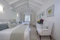 Modern villa with great golf view and outside gazebo Hotels near Great Escapes Multiservices