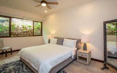 Villa Congo, RainForest Sanctuary in Manuel Antonio, 2 Bedroom with Huge pool