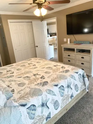 Casa De Pearl -A Pirate's Cove Retreat OBX Hotels in der Nähe von Roanoke Island Festival Park