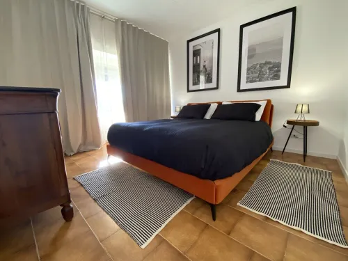 LA PLAGE large apartment with private beach Hotels in Pettenasco