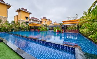 Mayfair Lake Resort