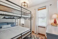 Kosh Cottage - Beach Vibes & Kayak Rides!