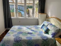 The Green Bach opposite beach- quirky and great for groups and families