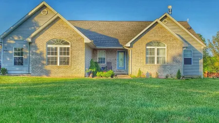 2 King Rooms+2 Queen Rooms~ Spacious Yard~ 15mins to FLW gate. Отели в г. Пуласки