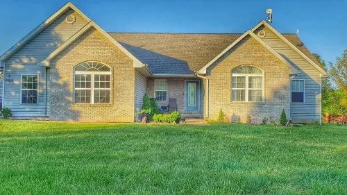 2 King Rooms+2 Queen Rooms~ Spacious Yard~ 15mins to FLW gate. Hotels in Pulaski County