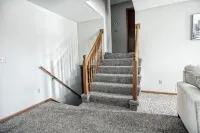 Beautiful and Cozy Olathe Home. Family friendly with King Bed