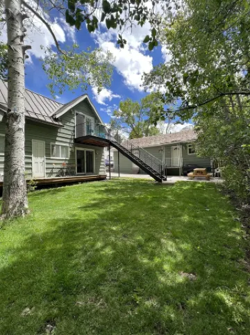 Walk to Everything in Ouray, ideal location! Air conditioner!