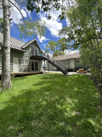 Walk to Everything in Ouray, ideal location! Air conditioner!