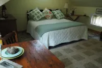 Elegant 19th Century New England 2BR vacation rental at Garfield House